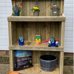 Evergreen Potting Station