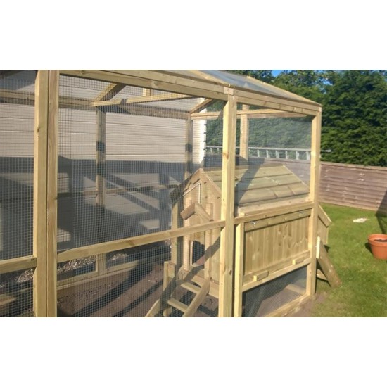 Sanctuary Walk in Chicken Run – With Internal House