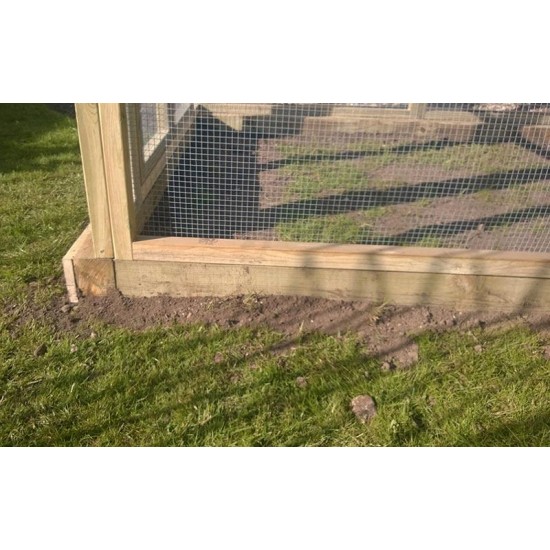 Sanctuary Walk in Chicken Run – With Internal House